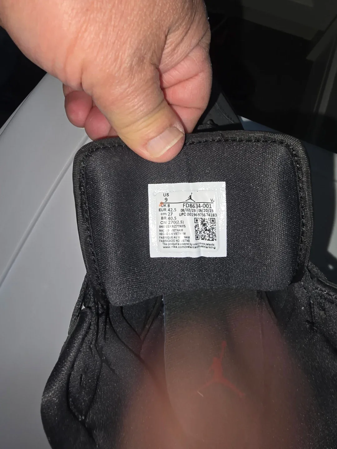 Air Jordan 1 Mid Black Size 9 image indicator(4)