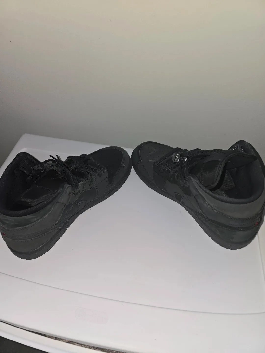 Air Jordan 1 Mid Black Size 9 image indicator(6)