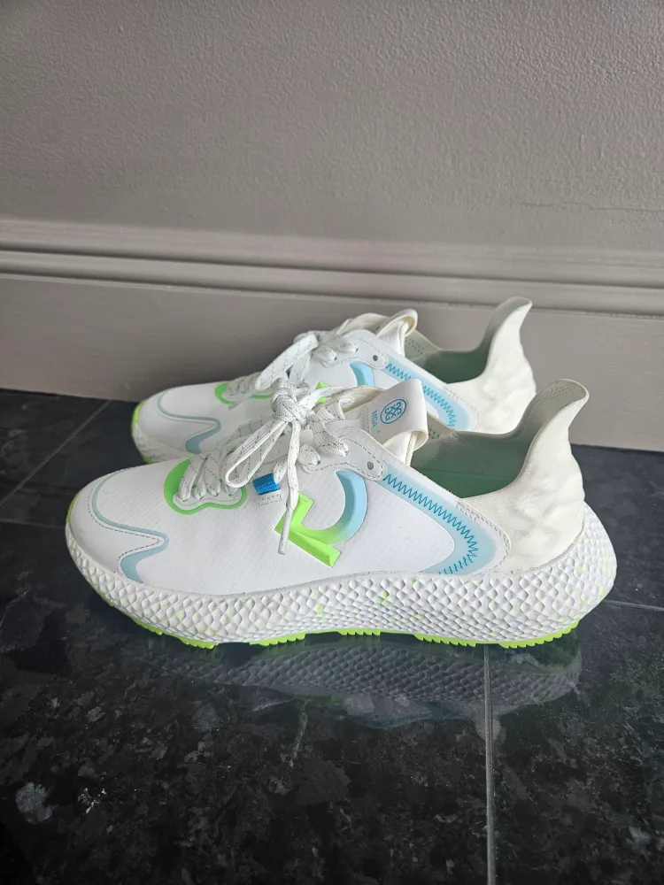 G/FORE MG4+ Golf Shoes - White/Lime image indicator(2)