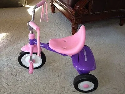 Radio Flyer Pink & Purple Tricycle image indicator(2)