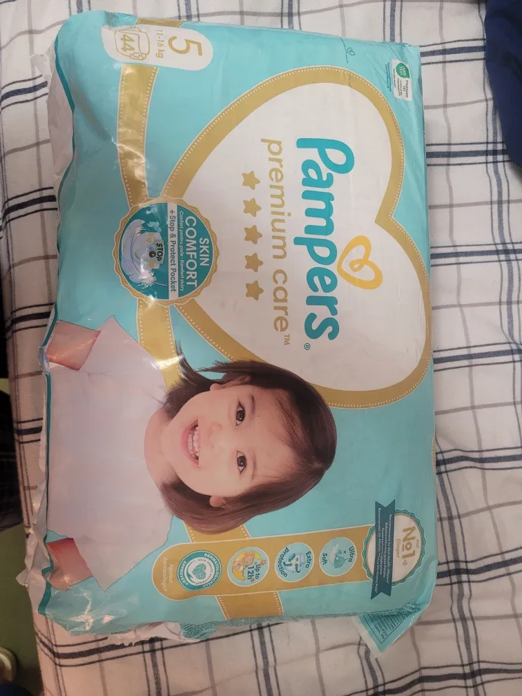 Pampers Premium Care Size 5 - 44 Count image indicator(3)