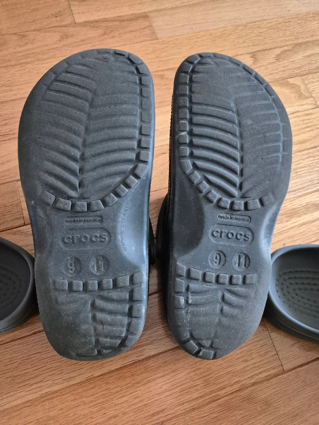 Crocs: 2 pairs Men's Size 11 + a free pair ($40 for the lot) image indicator(9)