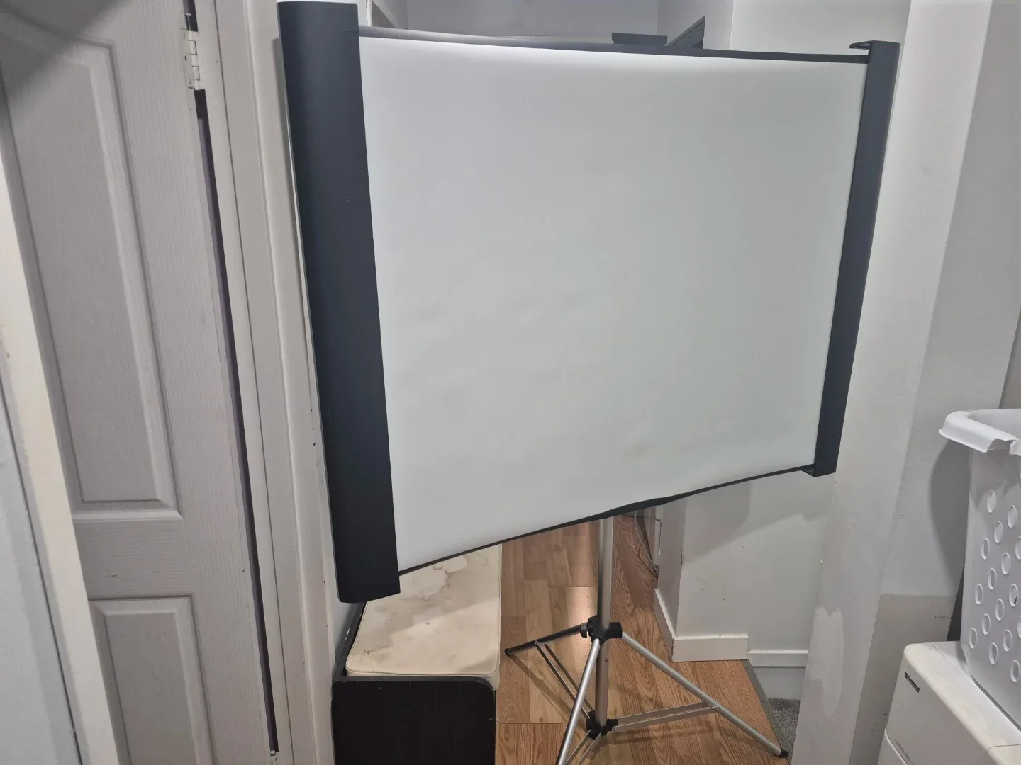 Portable Projector Screen with Stand image indicator(4)