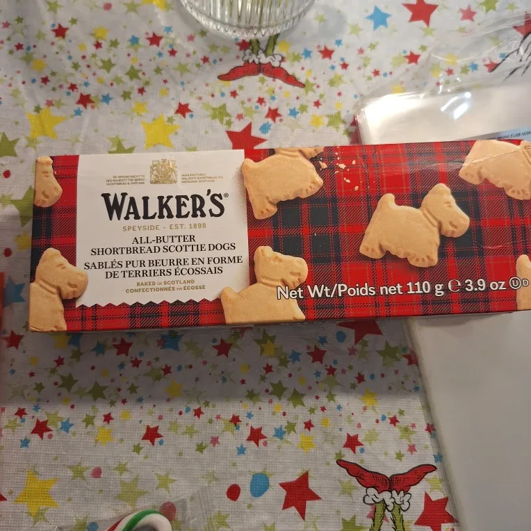 Holiday Gift Basket: Starbucks Coffee, Ferrero Rocher image indicator(4)