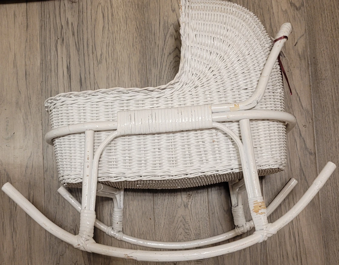 White Wicker Doll Bassinet - photo 2