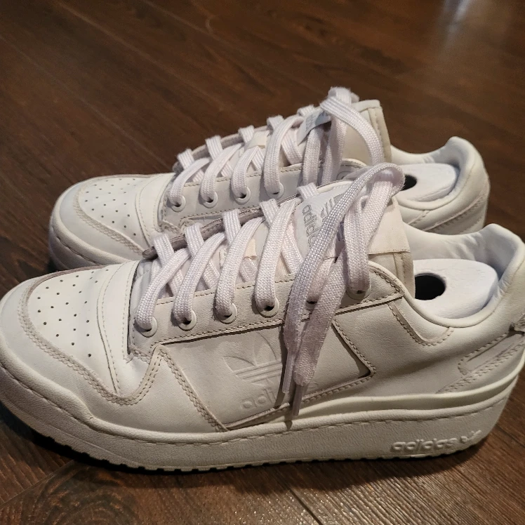 authentic Adidas sneakers (Junior/Kids) model - photo 2
