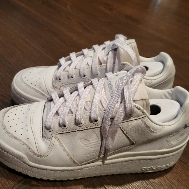 authentic Adidas sneakers (Junior/Kids) model - photo 3