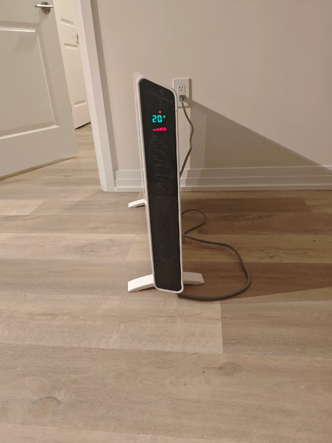 DeLonghi Slim Style Convector 1500W Heater image indicator(3)