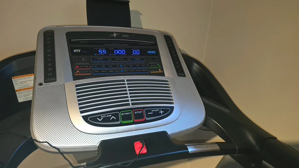 NordicTrack C700 Treadmill image indicator(4)