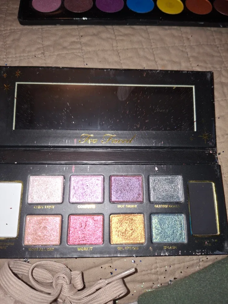 Makeup Lot: Nail Art, Eyeshadow, Hair Cream image indicator(3)