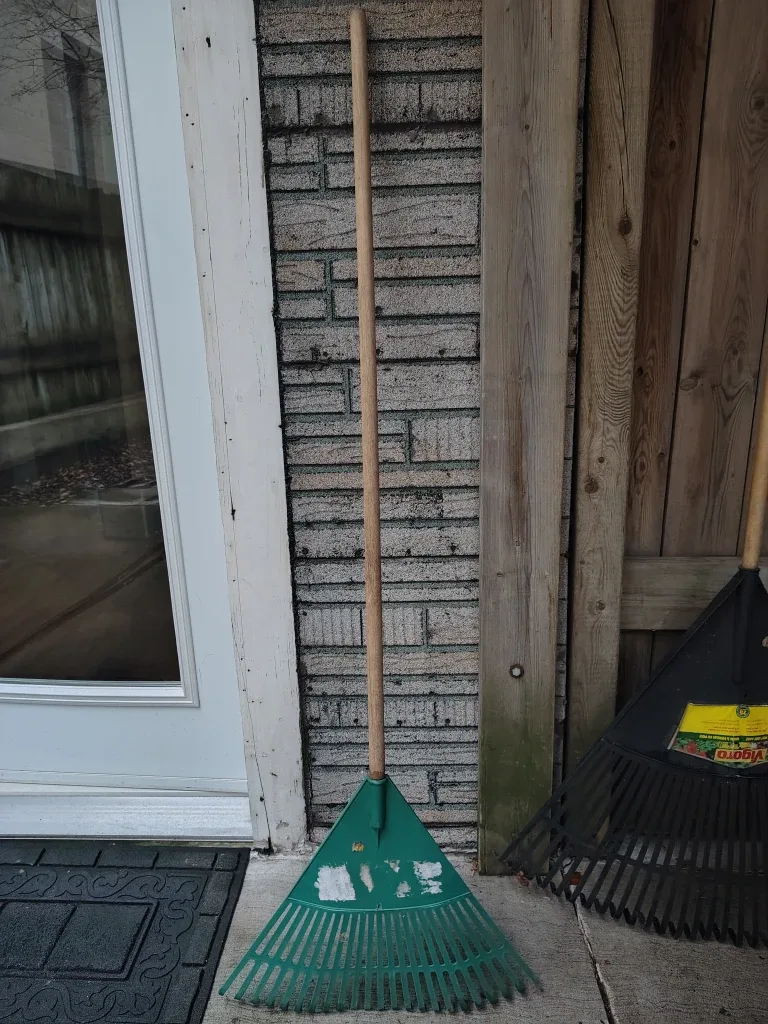 2 Leaf Rakes 1 Big 1 Small image indicator(2)