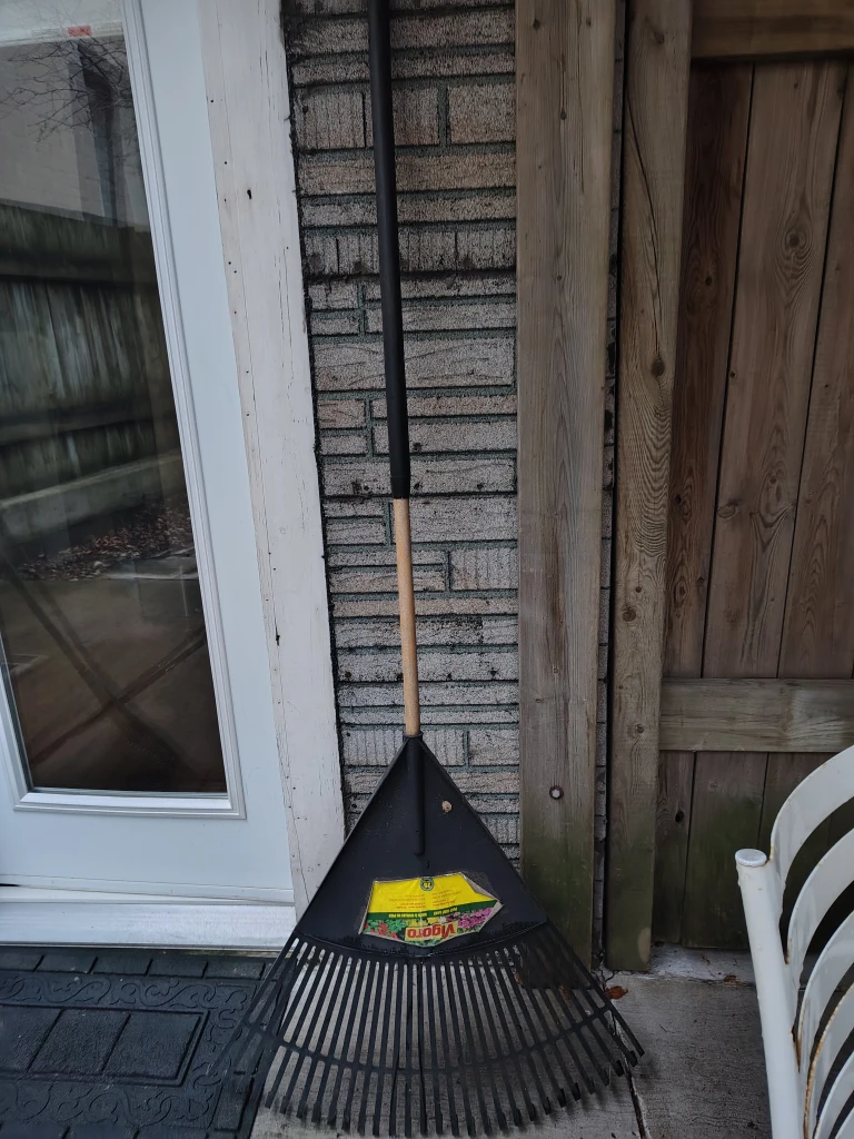 2 Leaf Rakes 1 Big 1 Small - photo 5