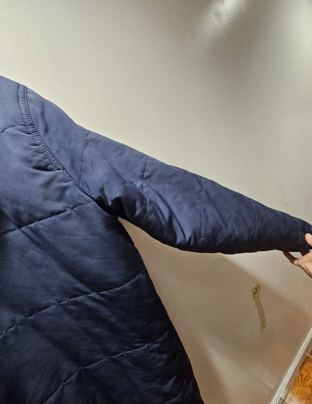 Hollister men coat image indicator(5)