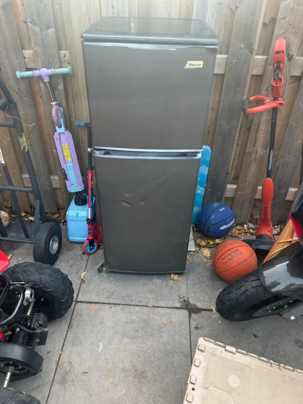 Magic Chef Compact Fridge - Great for Small Spaces!