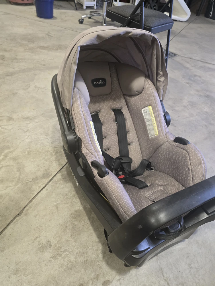 Evenflo Infant Car Seat - photo 2