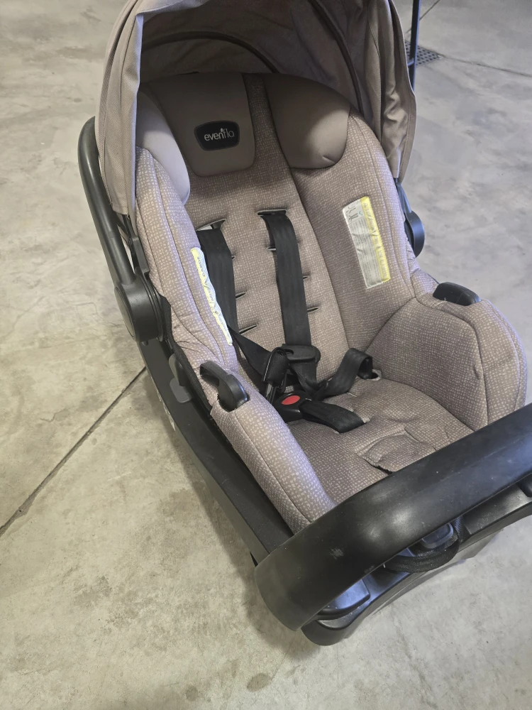 Evenflo Infant Car Seat - photo 3