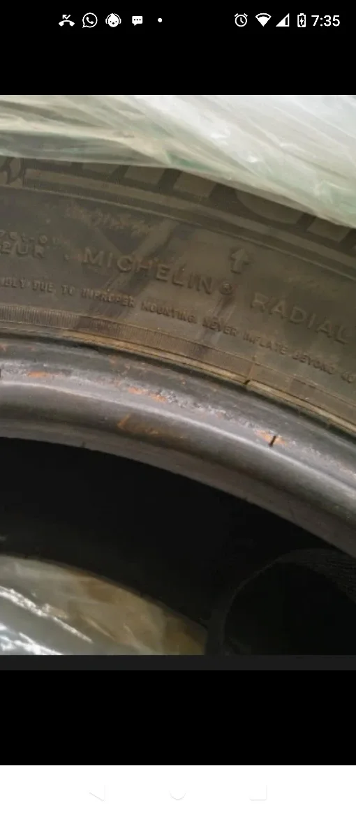Michelin Radial. 235/65R16 Tire image indicator(2)