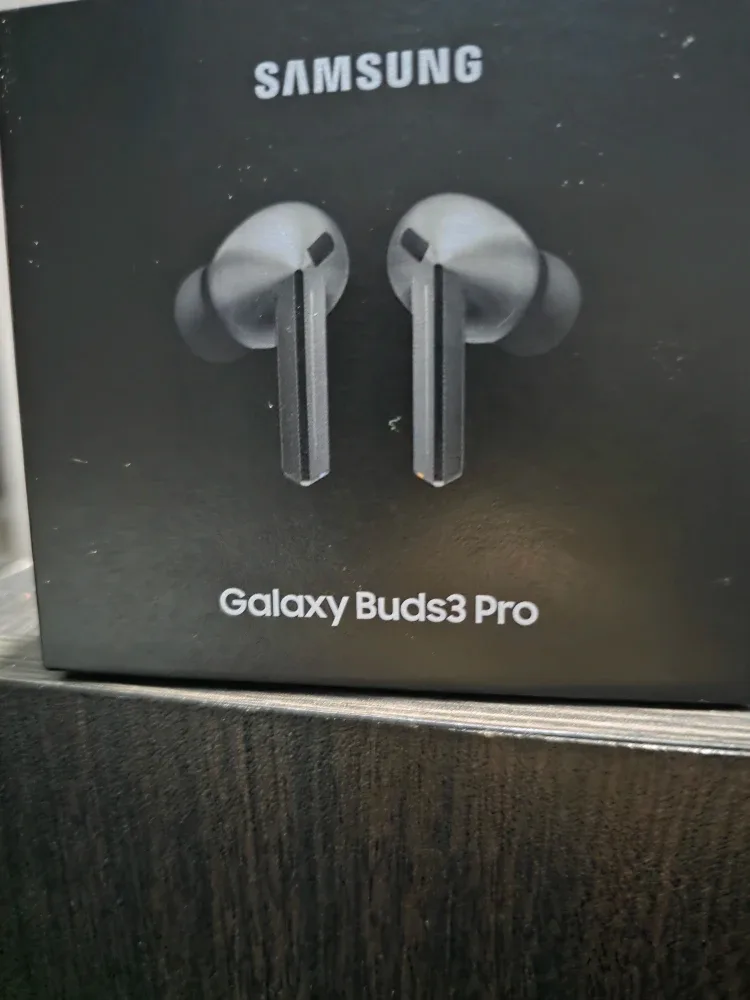 Samsung Galaxy Buds3 Pro - Brand New! image indicator(2)