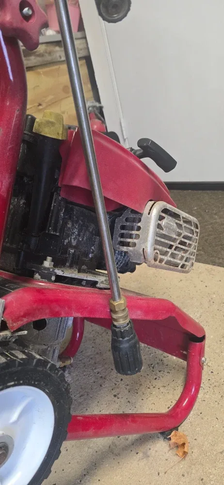 Craftsman 2700 PSI 2.3 Max GPM Pressure Washer image indicator(5)