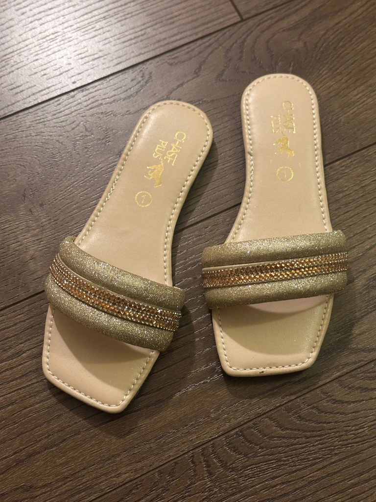 Girl sandle