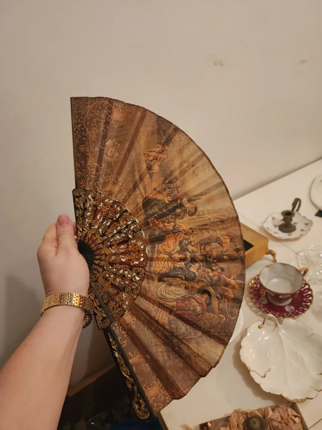 Vintage Gold Tissue Box Cover and other home pieces image indicator(2)