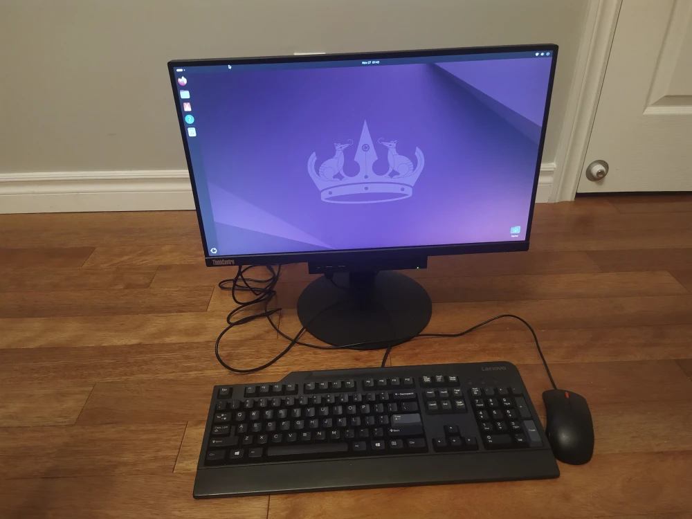 Lenovo mini pc with 16G + 2T ssd