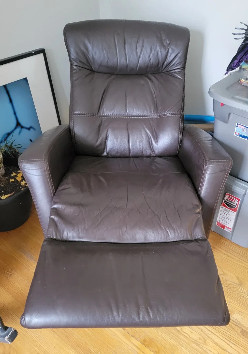 Leather Swivel Recliner image indicator(2)