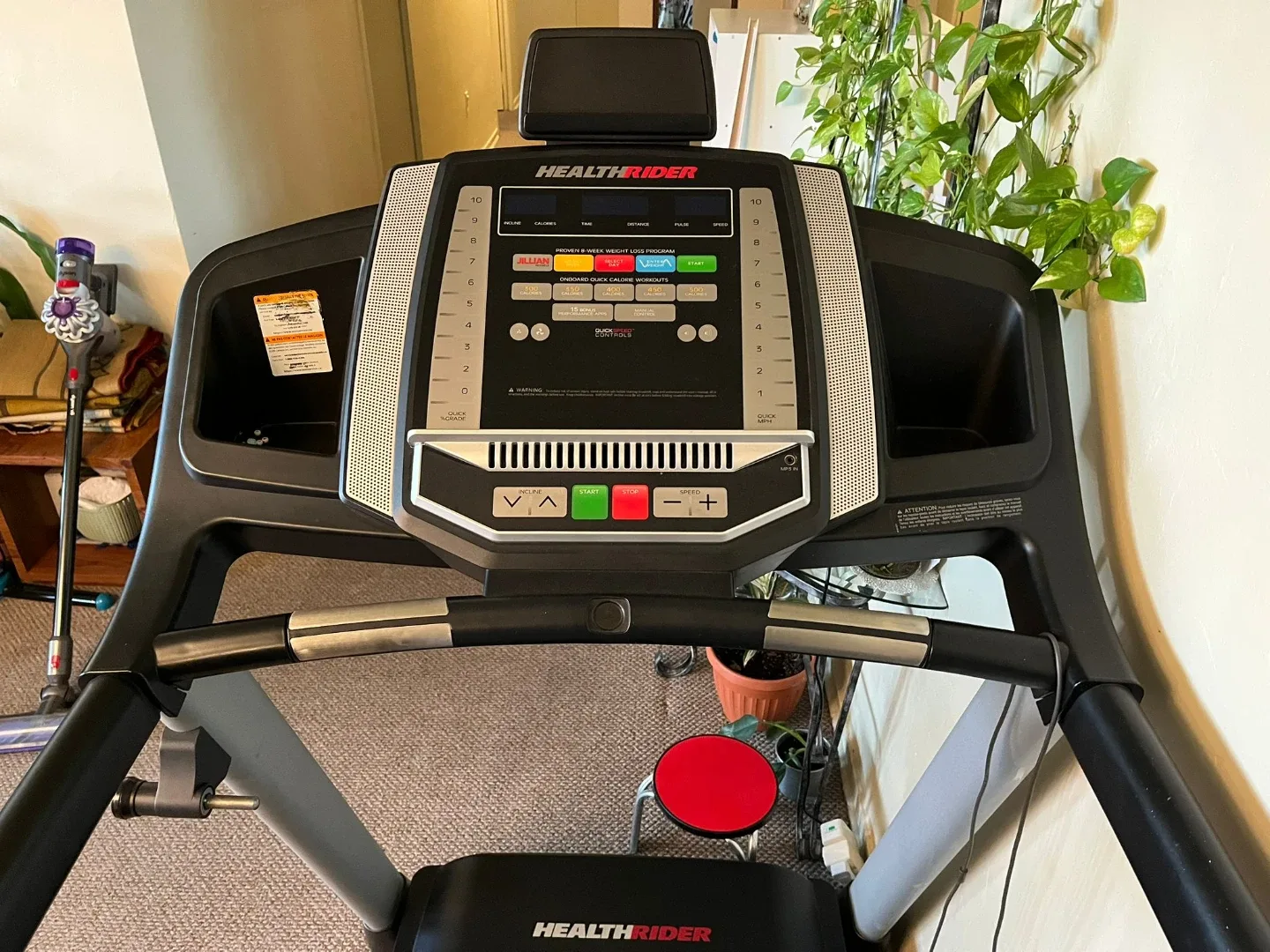 HealthRider Treadmill for Sale – Excellent Condition image indicator(3)