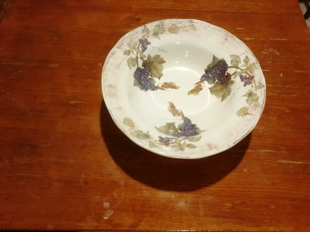 Vintage Bowl with Grape Design image indicator(2)