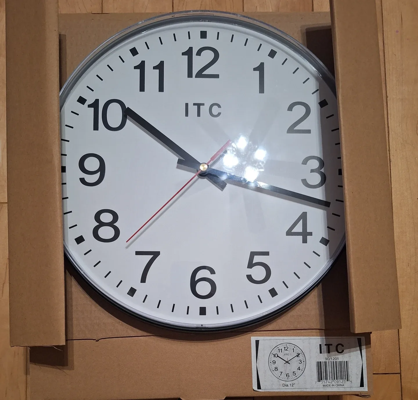 ITC 12" Wall Clock - New in a Box Never Used image indicator(2)
