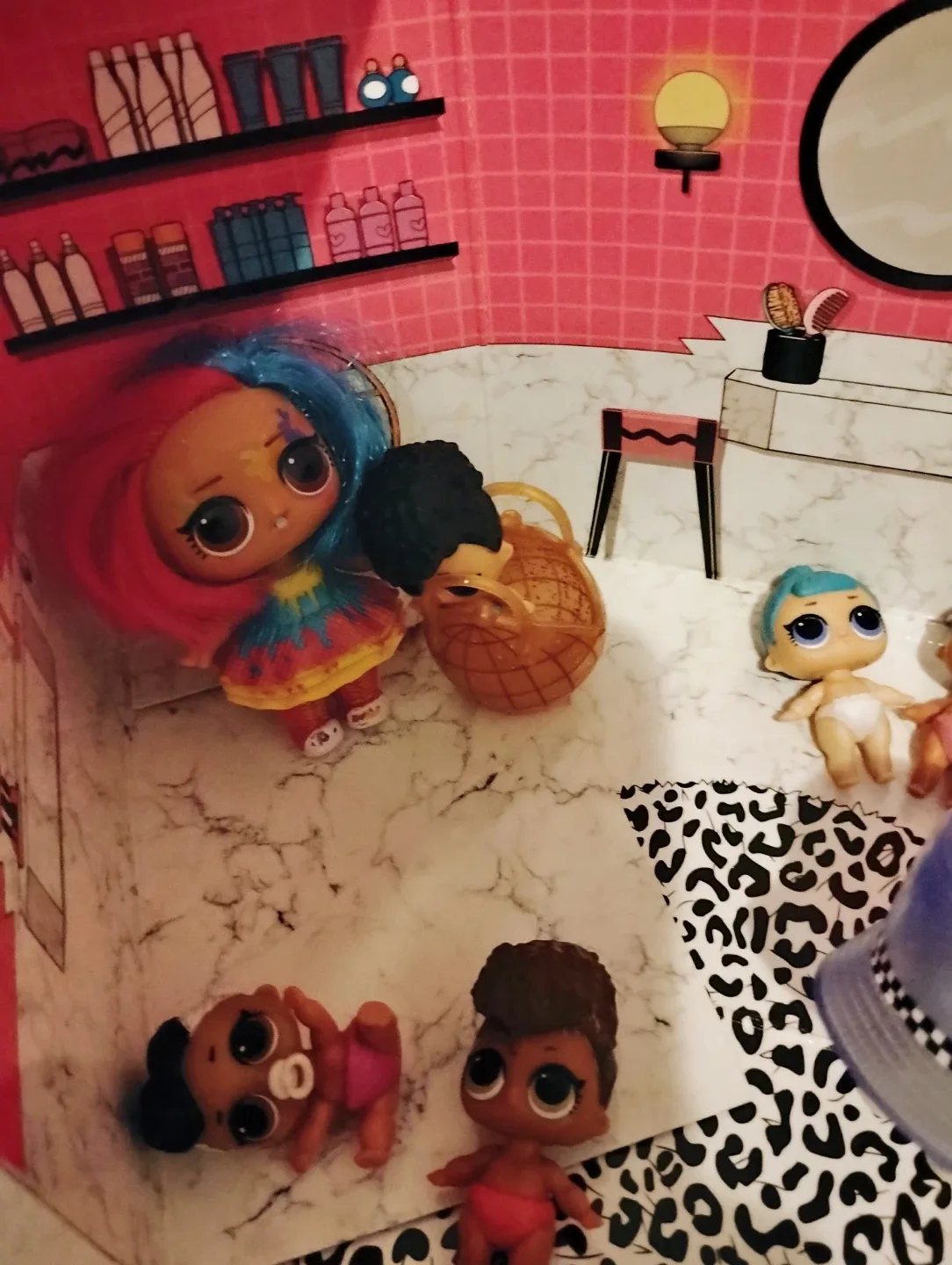 L.O.L. Surprise! Dolls & Furniture Set