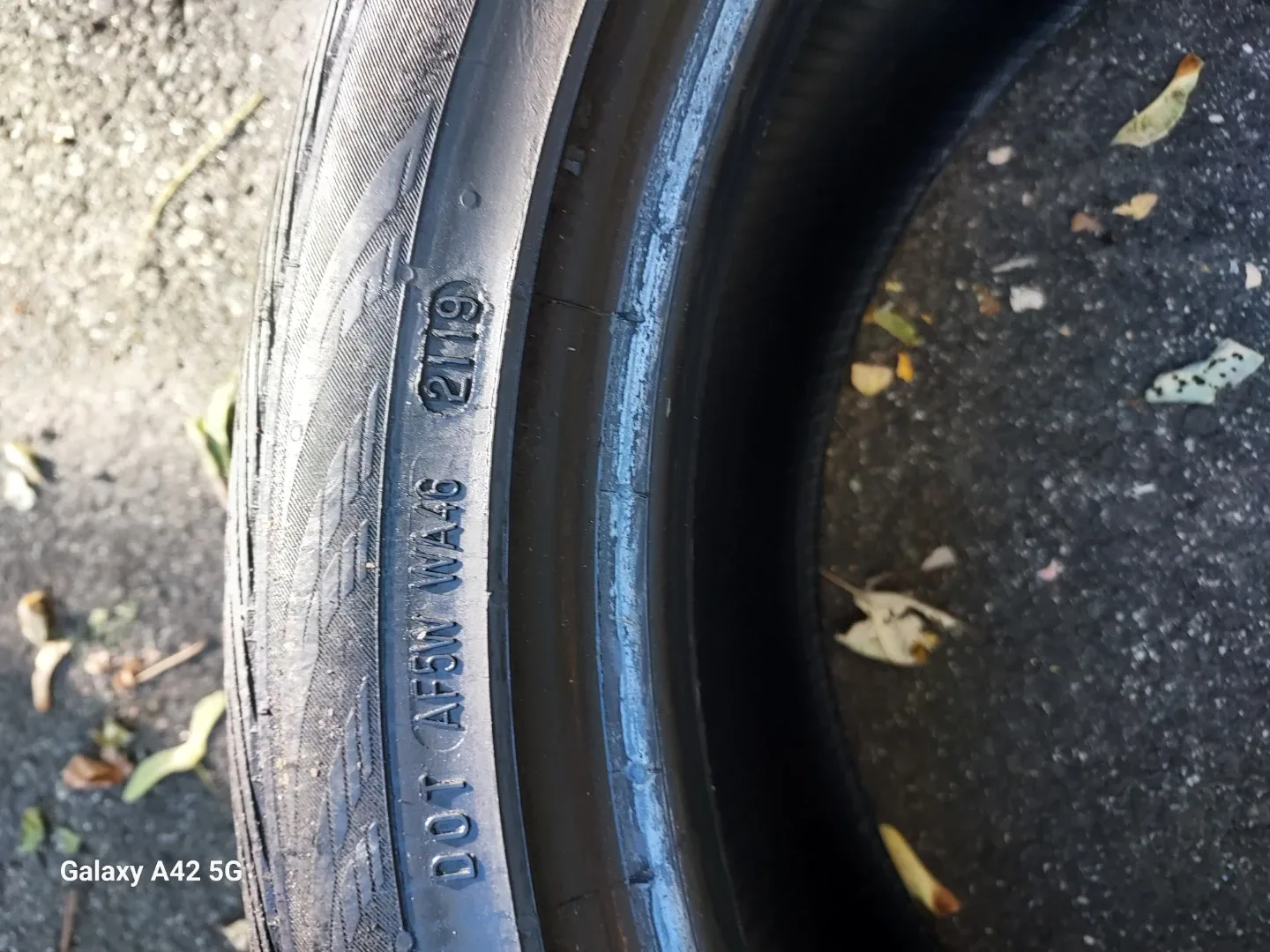 Continental ContiProContact 255/40R19 Tire image indicator(3)