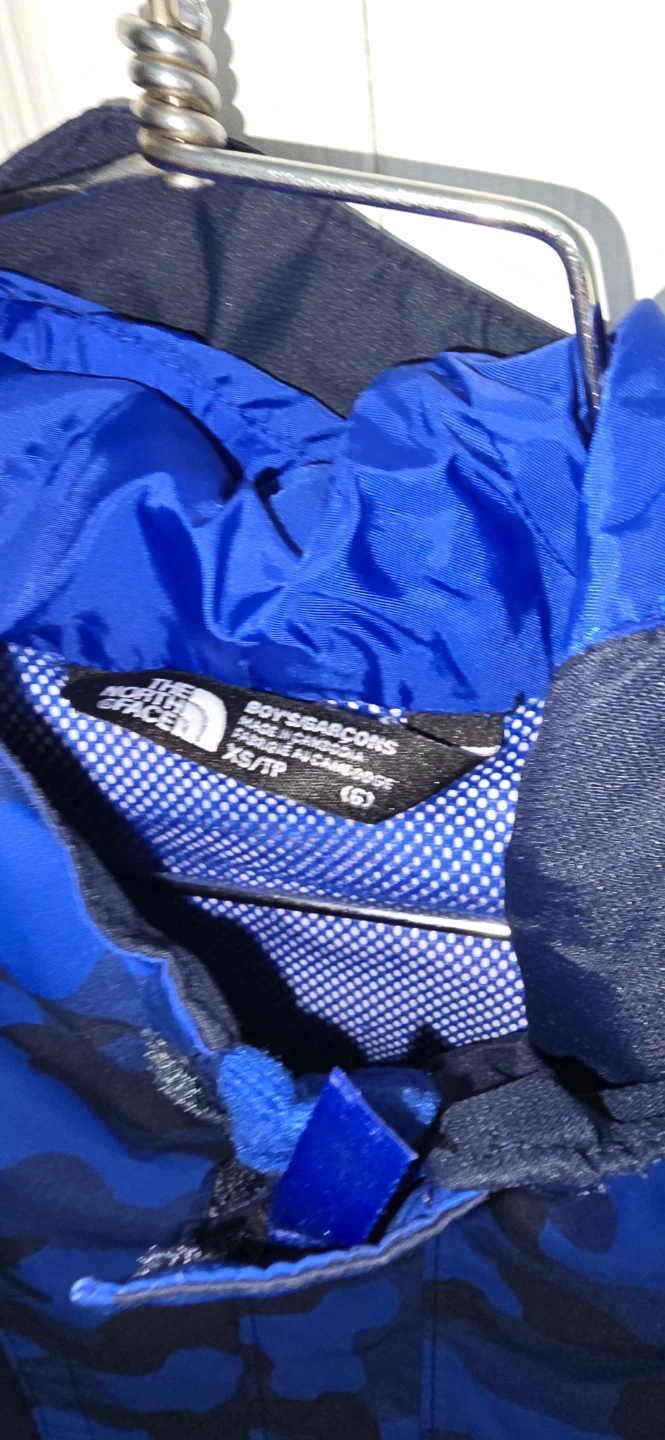 The North Face Boys' Rain Jacket XS