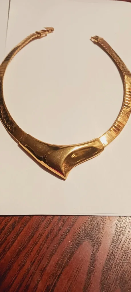 NAPIER Signed Gorgeous Vintage Gold Tone Necklace image indicator(4)