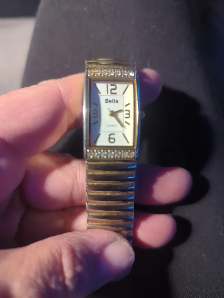 Bella Quartz Women's Watch image indicator(2)