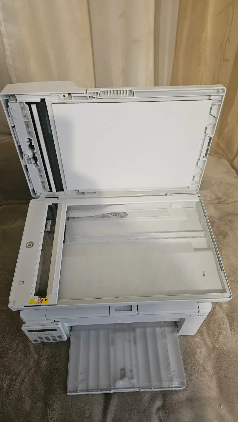 HP LaserJet Pro MFP  M130fn Printer, Fax and Photocopier. image indicator(3)