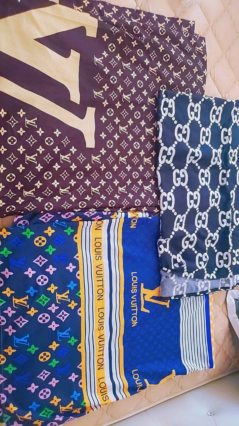 Louis Vuitton & Gucci Scarves flat Sheet image indicator(2)