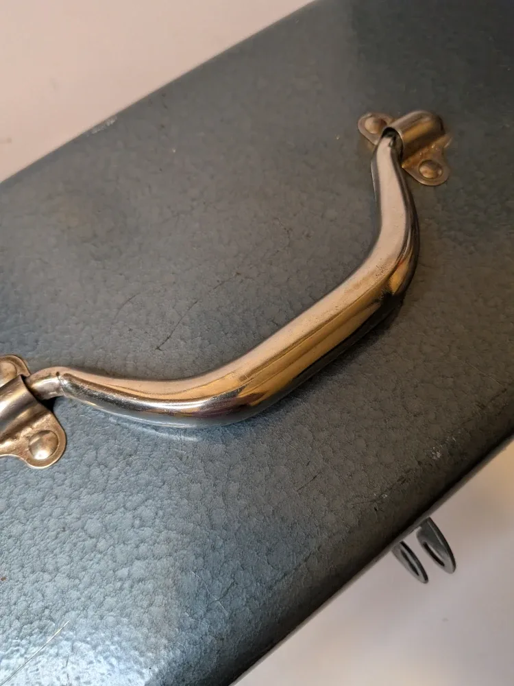 Vintage Cdn made Beach Industries Tool Box 19" x 7" image indicator(7)