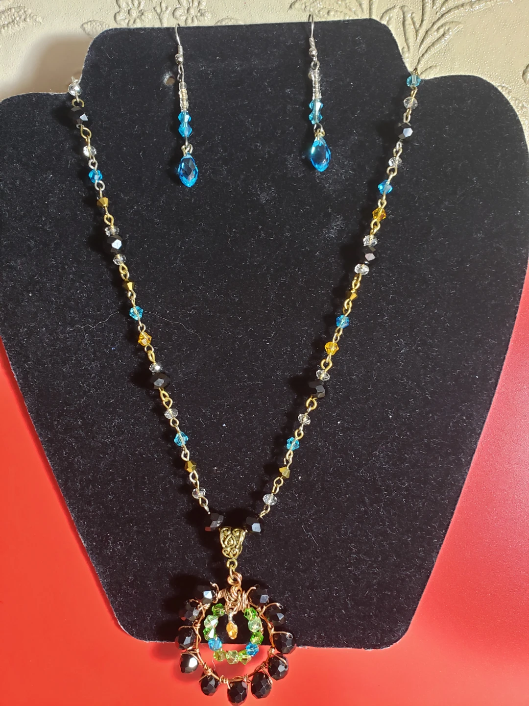 new Handmade Beaded Necklace and Earring Set - photo 3