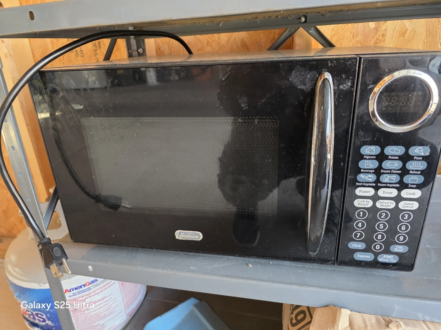 Sunbeam 900 Watts Microwave Oven - photo 2