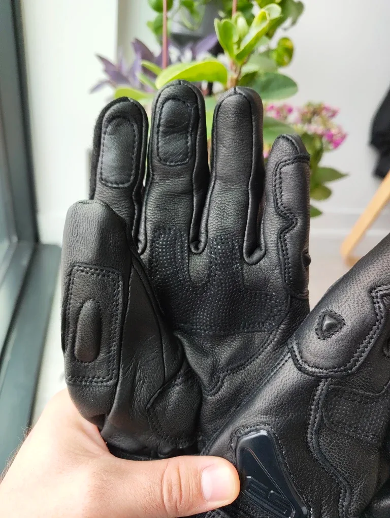 Leather  Premium Motorcycle Gloves Gore-Tex Revit image indicator(4)