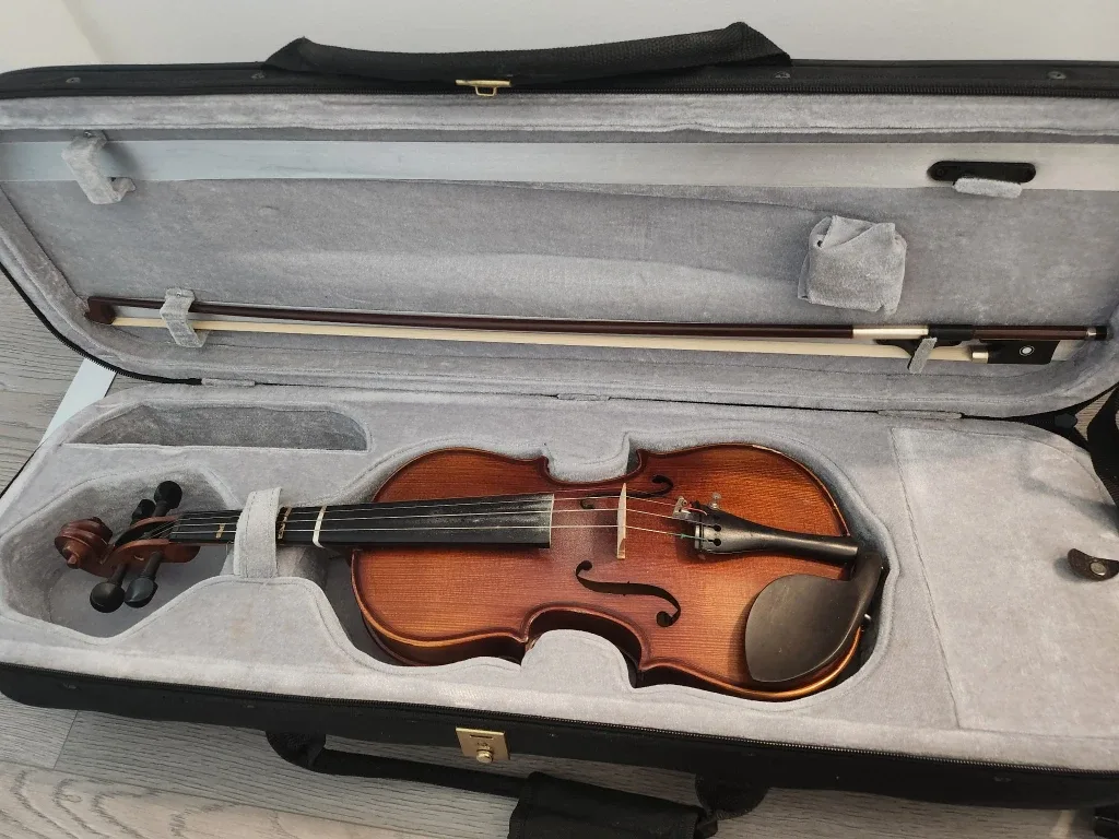 Violin with Case and Bow (3/4 size)
