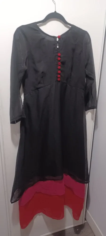 Black & Red Dress image indicator(2)