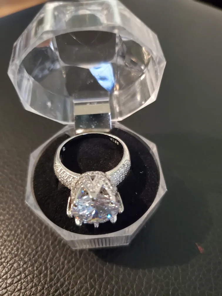 Sparkly Ring with Case image indicator(2)