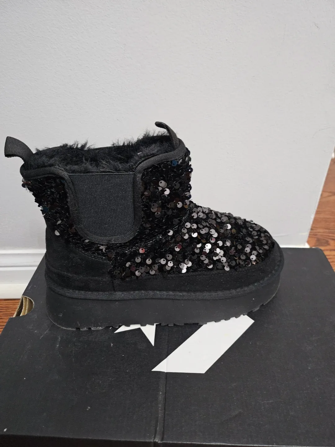 💫Black Sequin Boots, Size 6 image indicator(2)