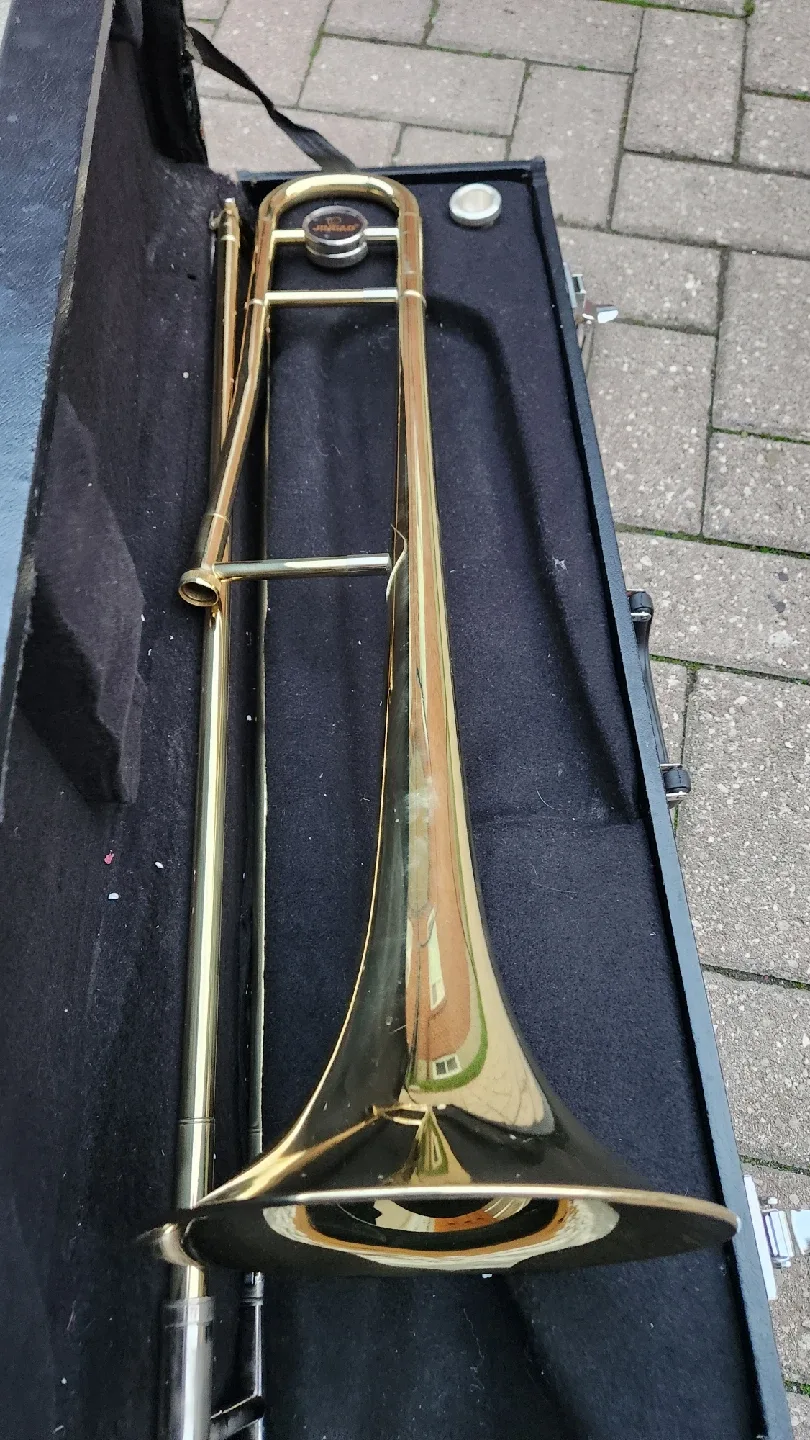 $250 Jindao Trombone with Case image indicator(3)