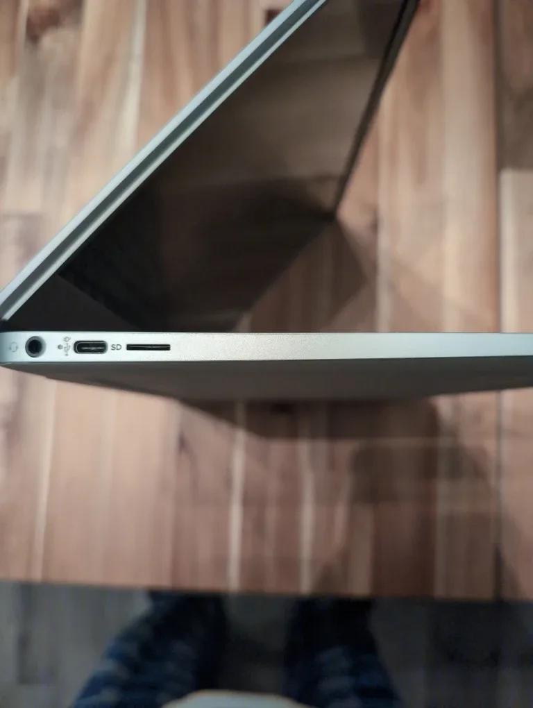 HP Chromebook with Mouse and Charger image indicator(4)