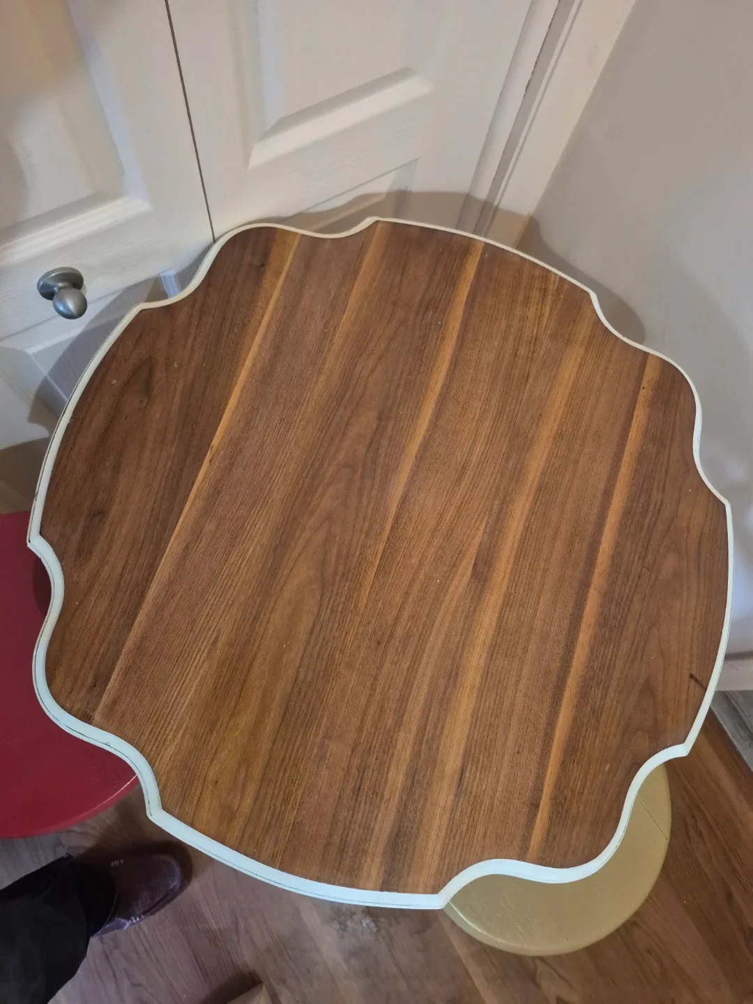 White Antique Style Table with Two Stools image indicator(2)