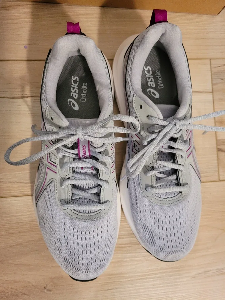 Asics GEL-NIMBUS Running Shoe - Women's Size 9 Wide image indicator(9)