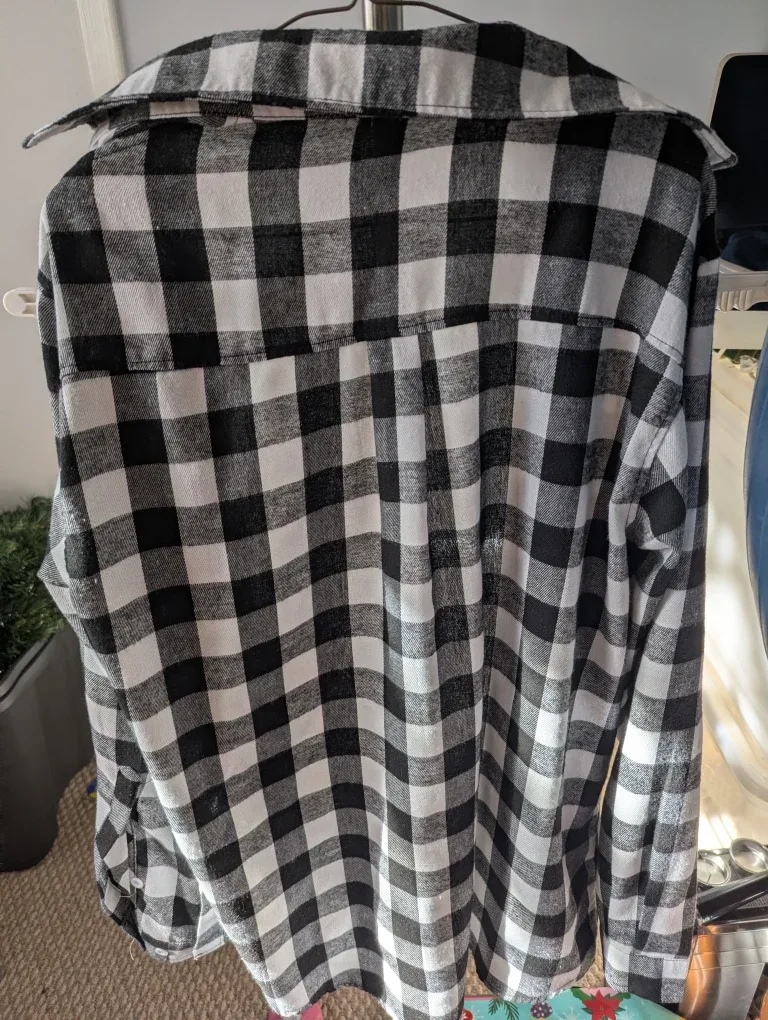 Yukuinny Black & White Plaid Flannel Shirt Cash ONLY image indicator(2)